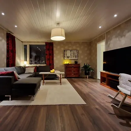 Warm&peaceful House דירה רובניימי
