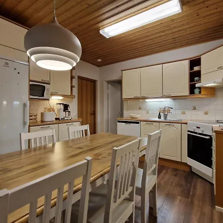 Warm&peaceful House דירה